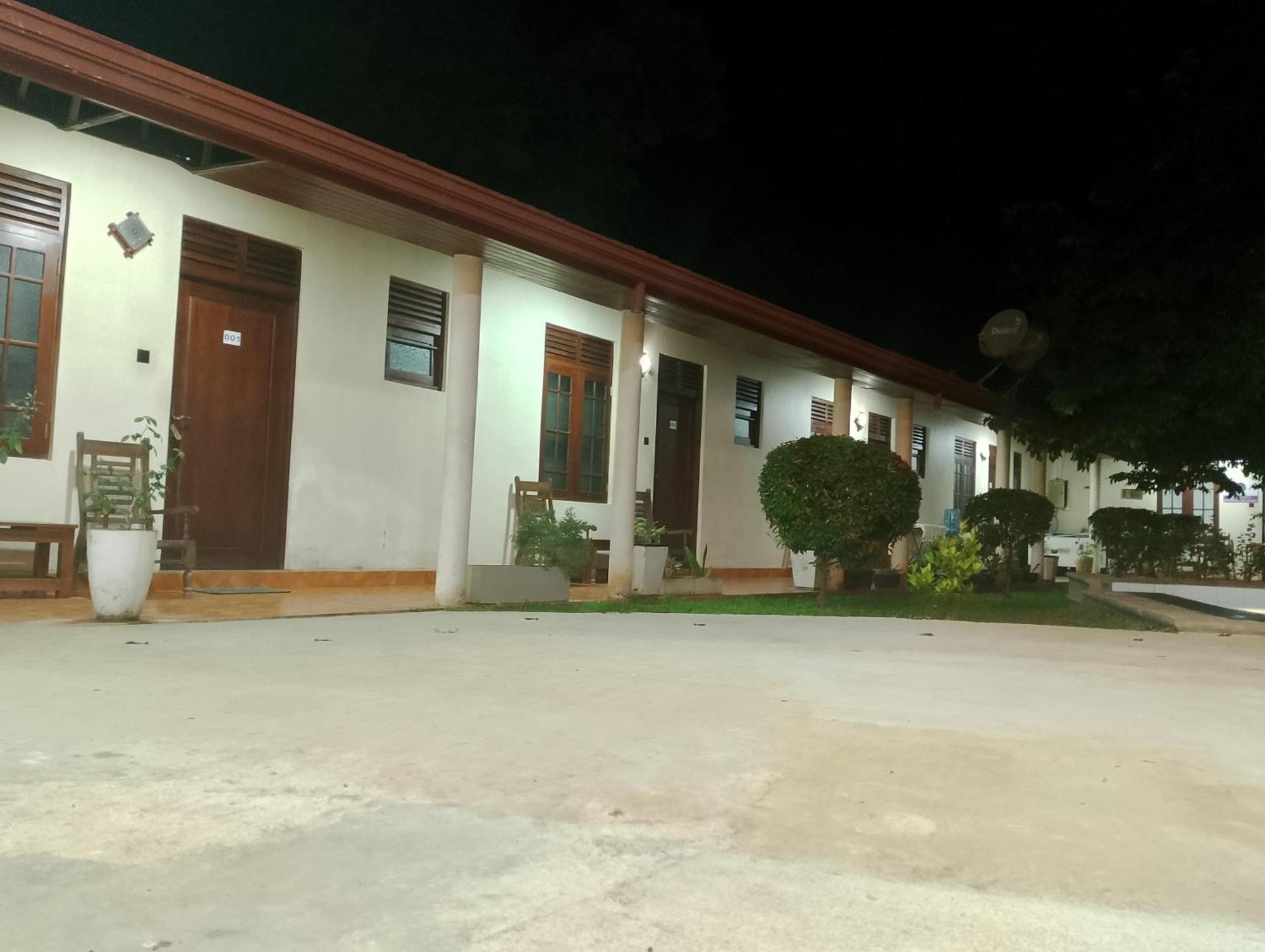 Malindu Yala Gate Hotel Tissamaharama Luaran gambar