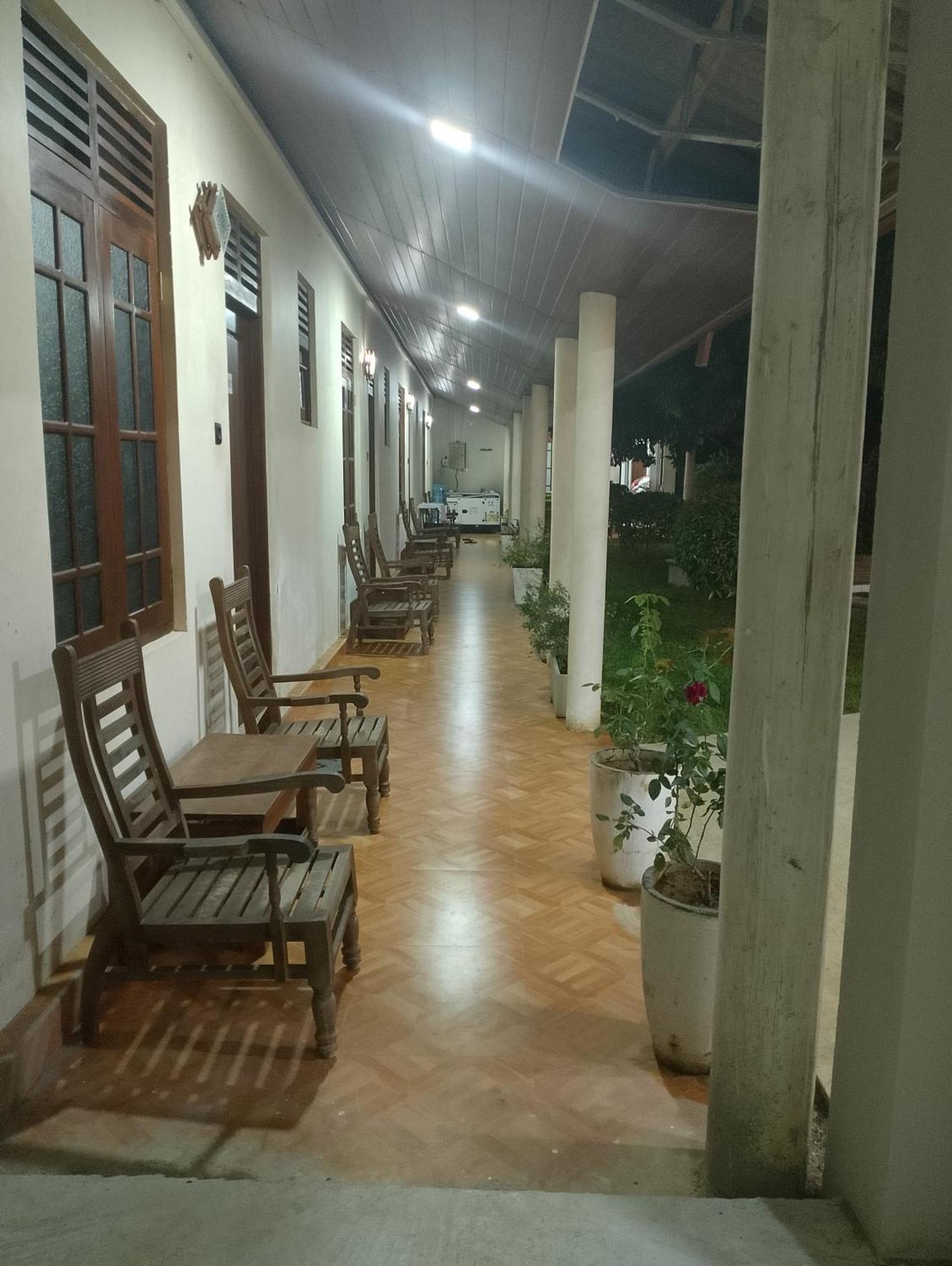 Malindu Yala Gate Hotel Tissamaharama Luaran gambar